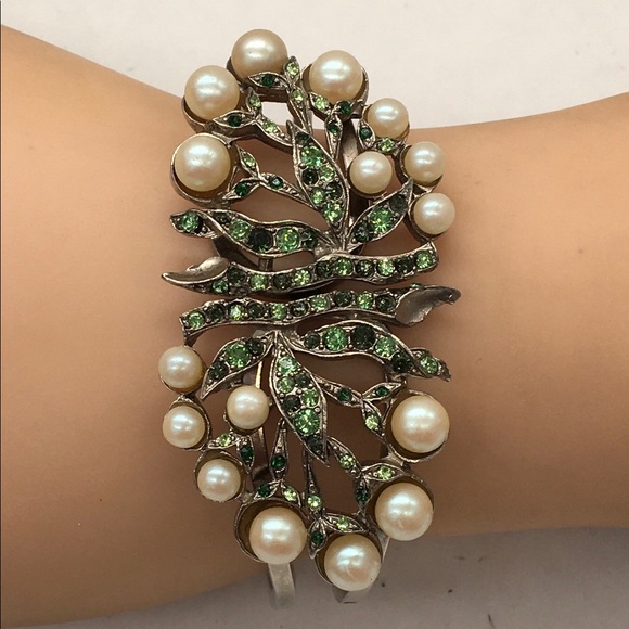 Yosca Jewelry Pearl Clumpier & Green Rhinestone Bracelet - Picture 1 of 4